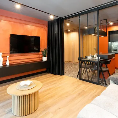 Komfortowy Orange W